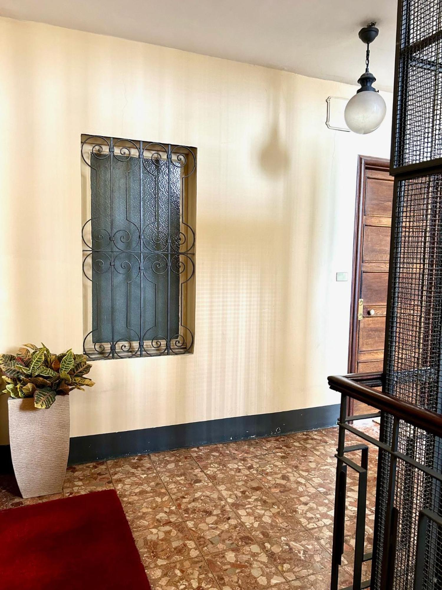 Apartment 15 *